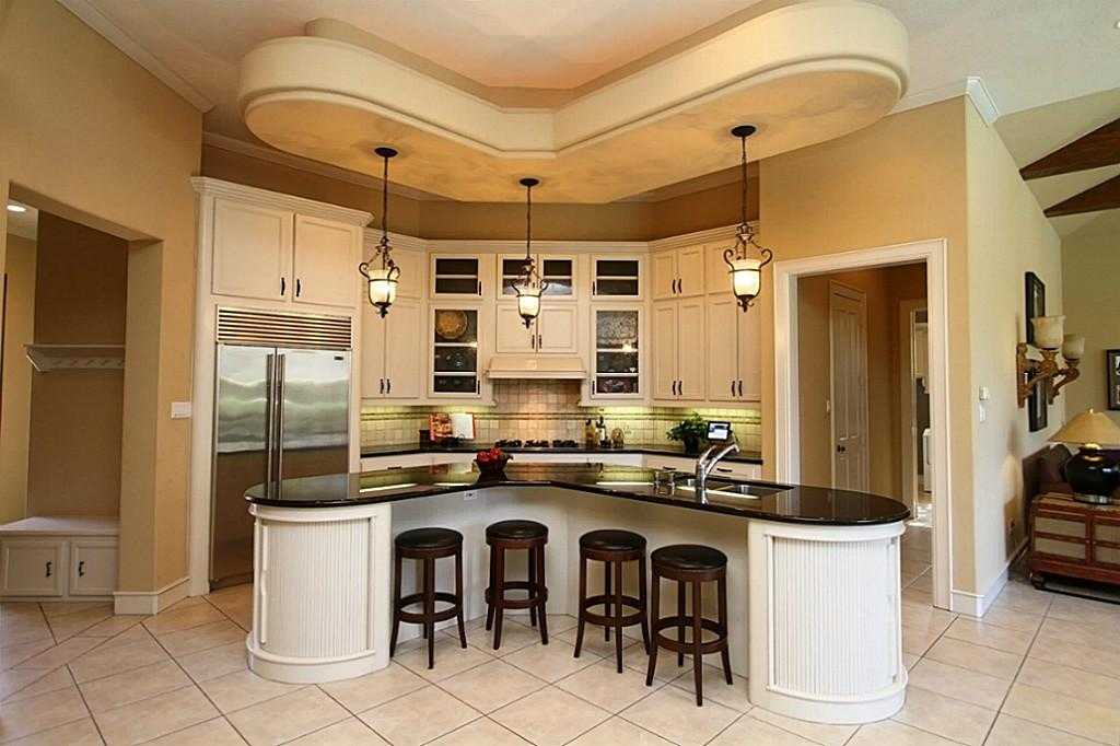 Подвесной потолок на кухне: фото интерьеров и выбор оптимального варианта