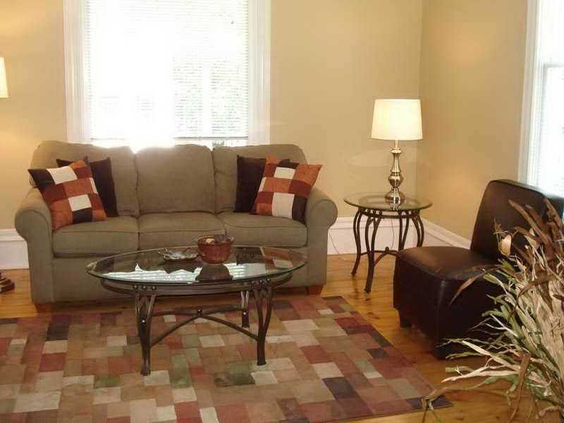 Интерьер гостиной в коричневых тонах для комфорта и душевного равновесия