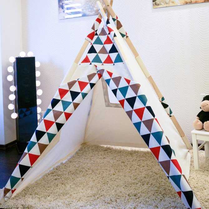 Как сделать шалаш дома? 47 фото: делаем большой вигвам для ребенка своими руками в домашних условиях. как построить треугольный шалашик? другие идеи