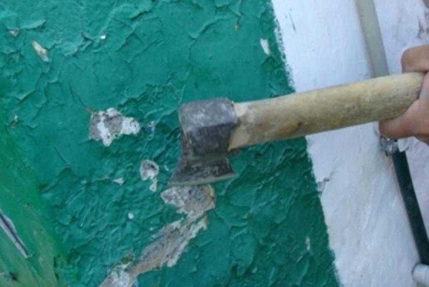 Как снять со стен старую масляную краску: 4 быстрых и надежных способа