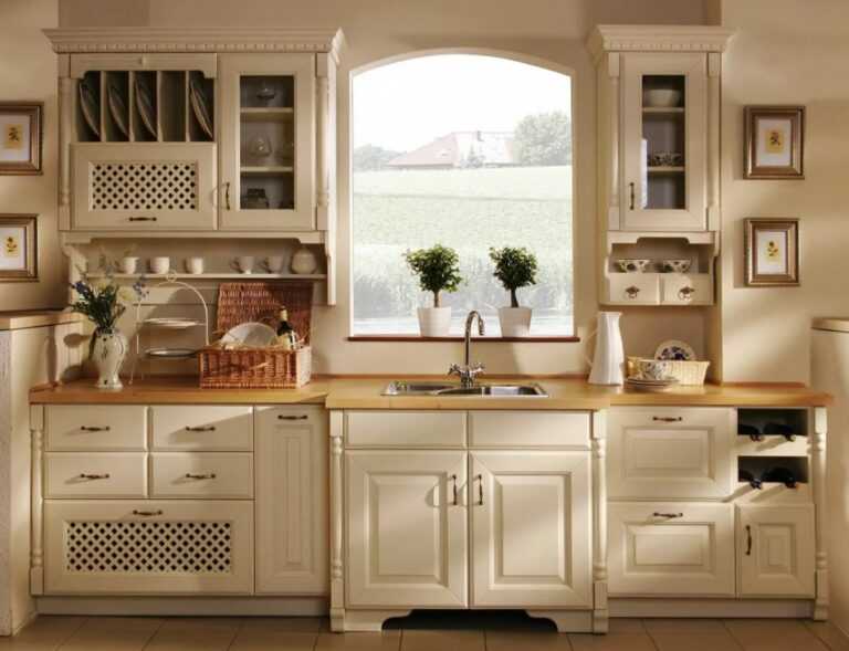 Кухни и столовые в английском стиле - фото интерьеров