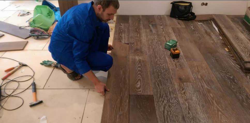 Деревянный пол в квартире: ремонт своими руками