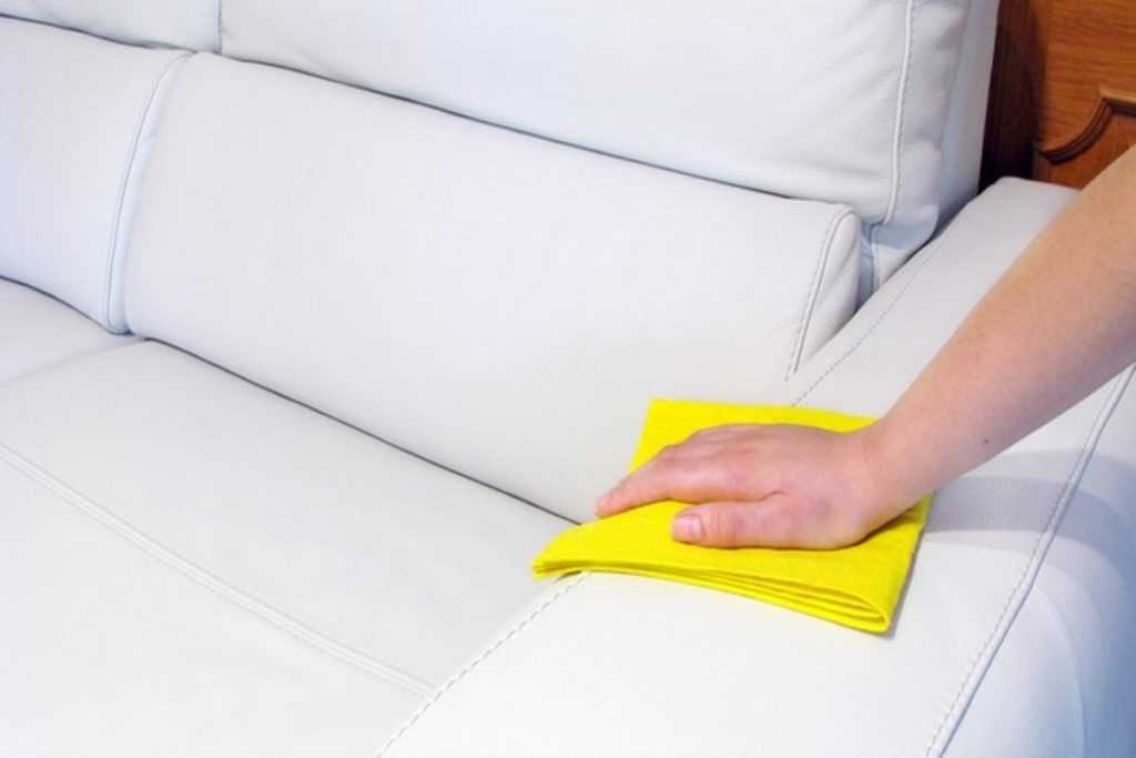 Почистить диван от пятен и запаха в домашних условиях: 24 способа