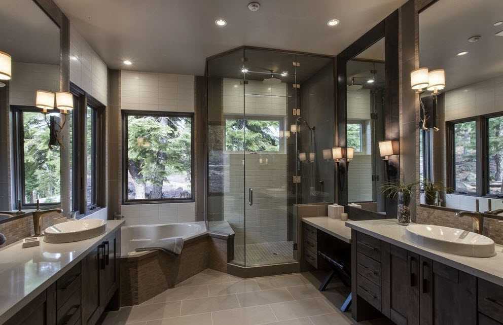 Ванные комнаты с окном: разновидности, варианты дизайна