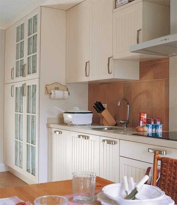 Расстановка мебели в кухне-гостиной: правила, советы, фото готовых интерьеров