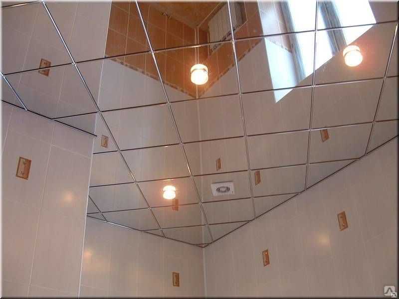 Зеркальные потолки — варианты покрытий и особенности монтажа