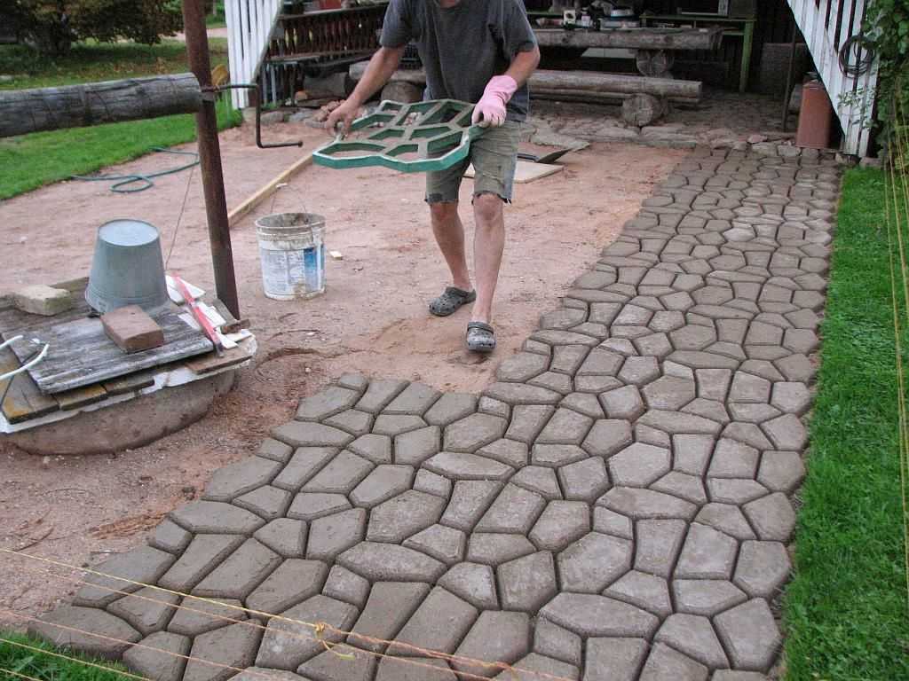 Как подготовить и залить бетонную дорожку для дачи и сада