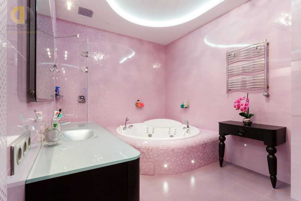 Дизайн маленькой ванной комнаты в розовых тонах фото