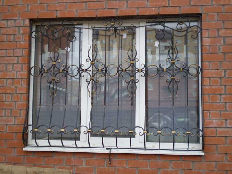 Решетки на окна: надежные варианты защиты и советы по подбору (110 фото)