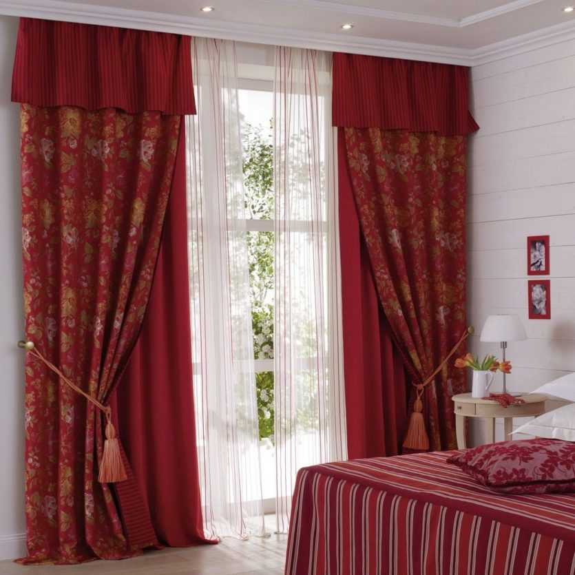 Портьеры в спальню: фото красивых новинок дизайна в классическом стиле, выбор цвета и оформления