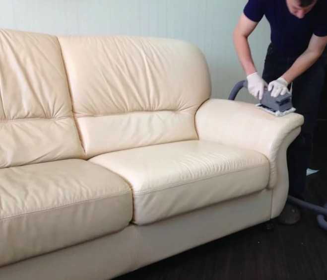 Как быстро почистить мягкую мебель в домашних условиях