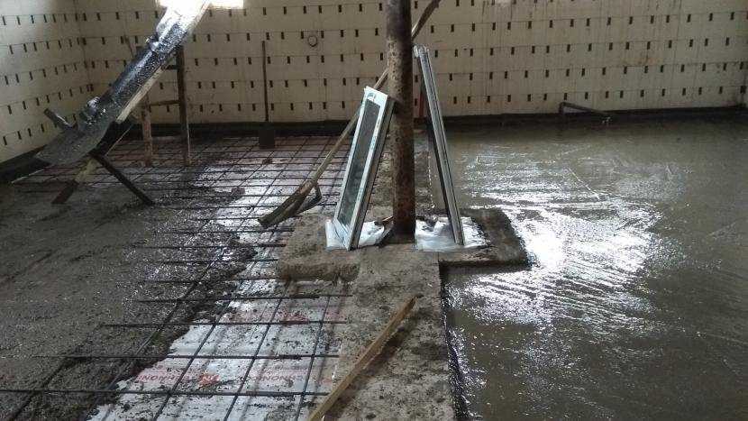 Как залить пол бетоном по грунту и сделать наливной пол по твёрдому основанию