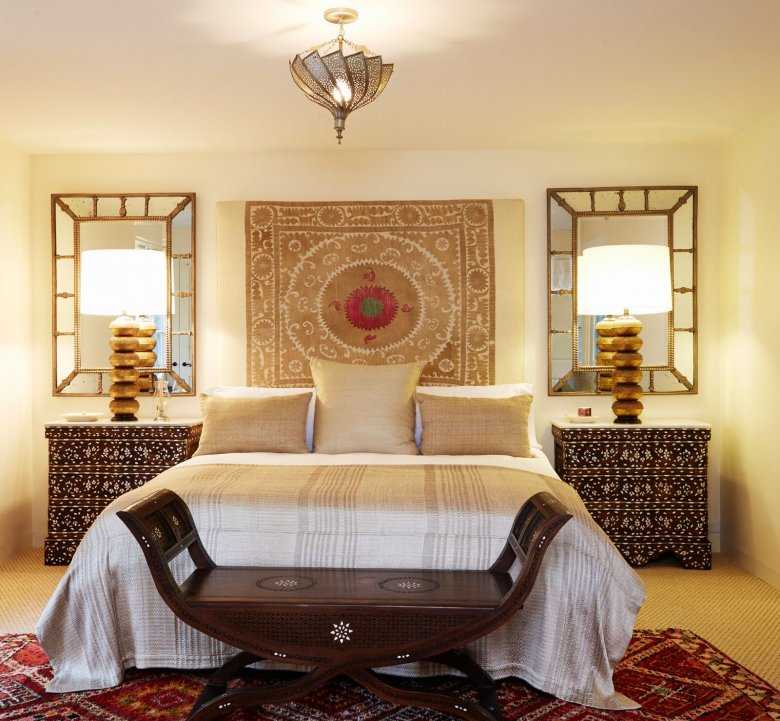 Интерьер спальни в восточном стиле: рекомендации по созданию арабской сказки
