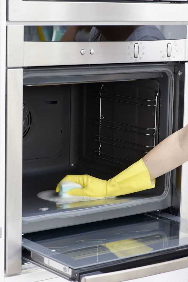 Как легко отмыть духовку уксусом: 5 проверенных способов