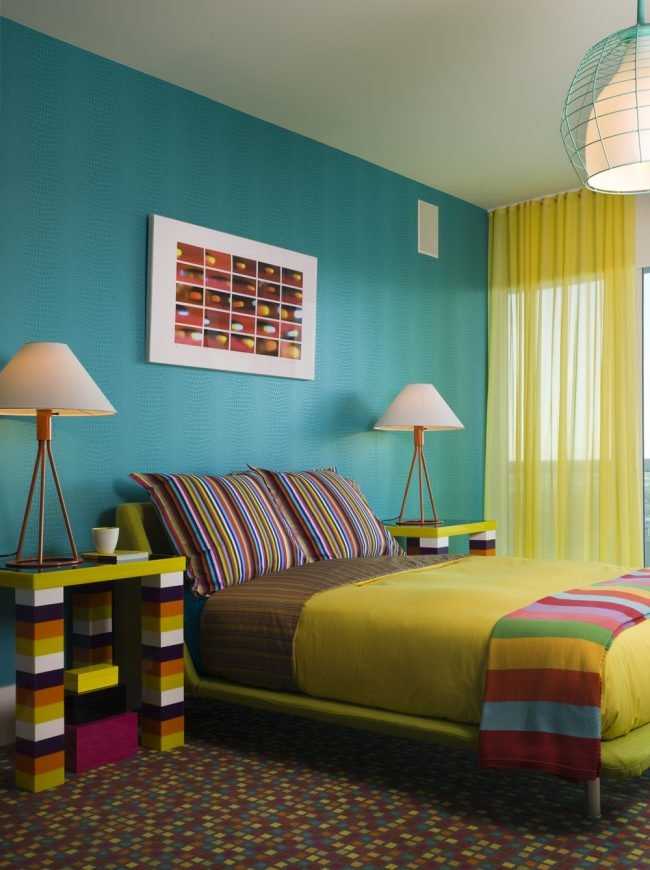 Оригинальная декоративная покраска стен в интерьере водоэмульсионной краской: необычный дизайн гостиной и зала
 - 33 фото