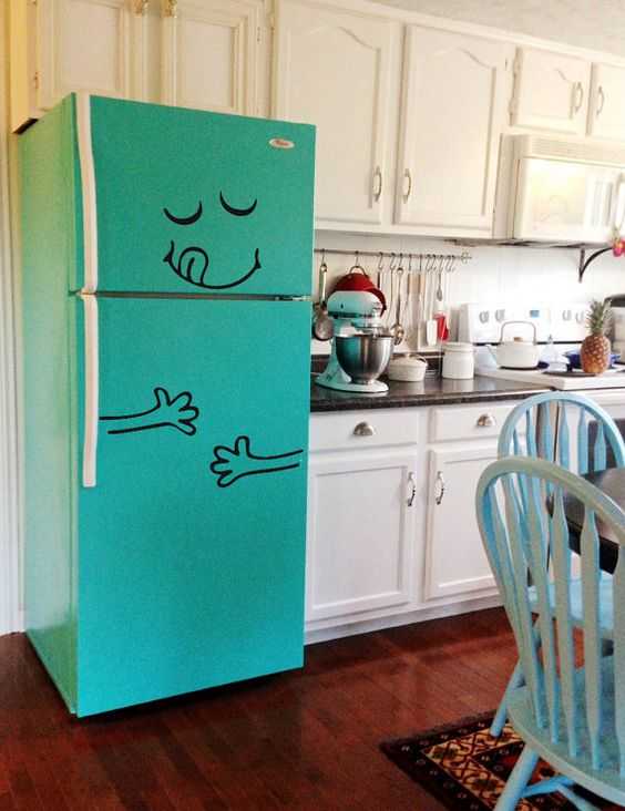 Что сделать из старого холодильника своими руками?