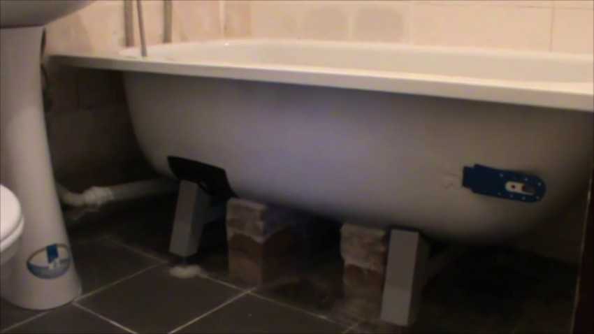 Установка акриловой ванны своими руками — 3 простых способа