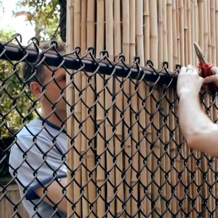Как сделать непрозрачным забор из рабицы или других материалов: способы с фото
