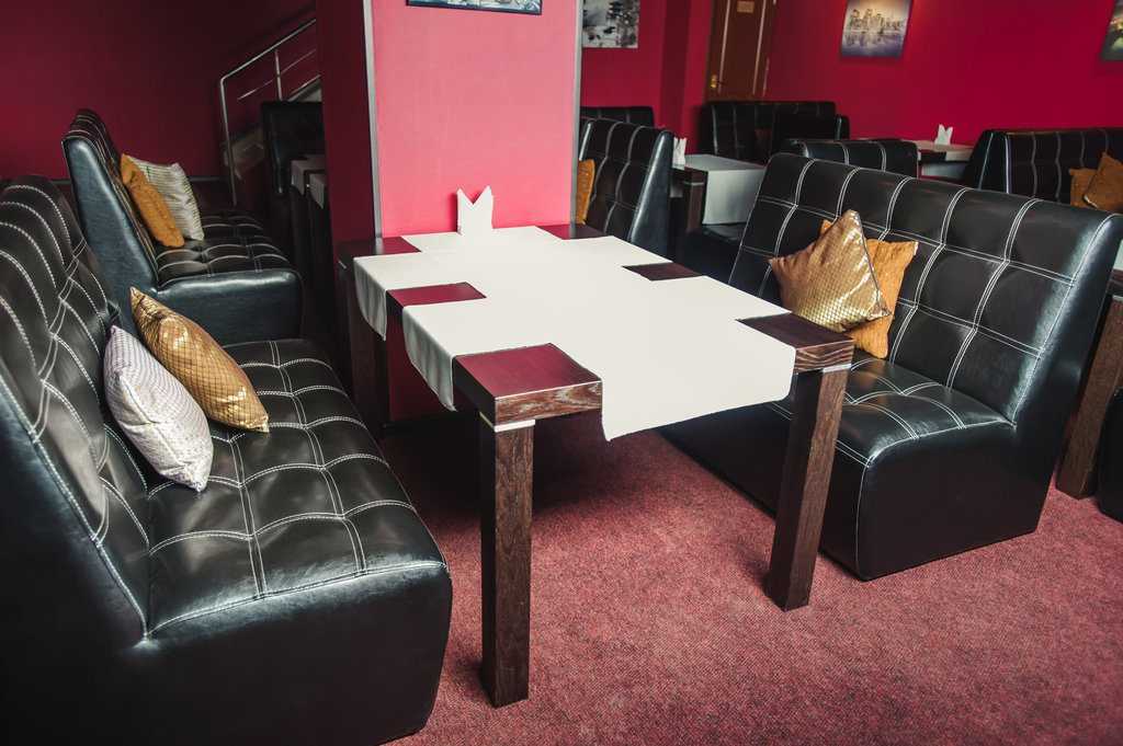 Требования к мебели для баров, кафе, ресторанов и типы гарнитуров