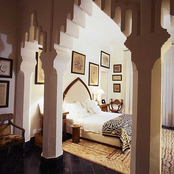 Дизайн спальни в восточном стиле: волшебный и сказочный интерьер для смелых