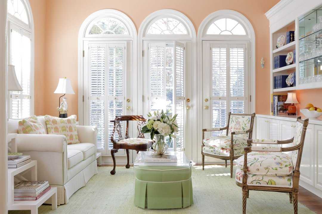 Персиковая спальня (130 фото): примеры красивого дизайна интерьера, идеи цветовых сочетаний и расстановки мебели