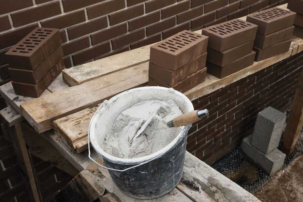 Приготовление раствора на основе красной глины для кладки печей | remsovet.com