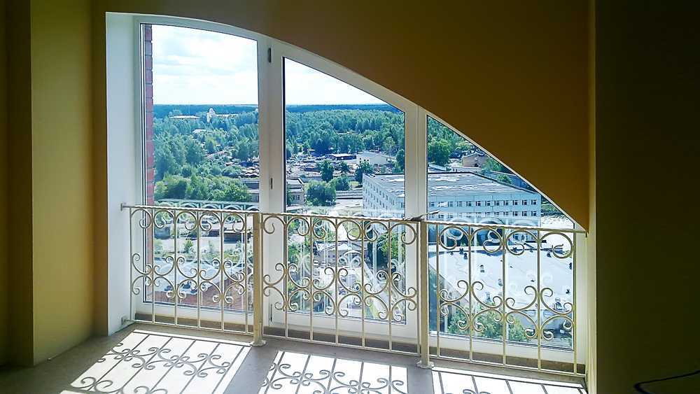 Особенности и дизайн французского остекления балкона и лоджии