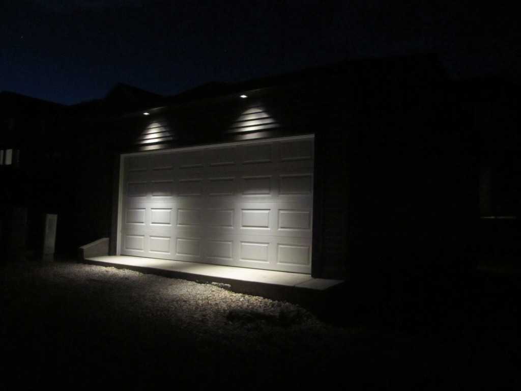 Освещение в гараже - 78 фото лучших вариантов яркого обустройства