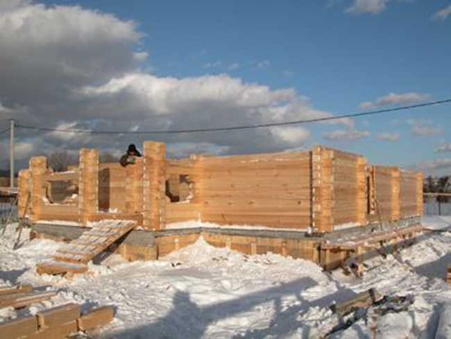 Холодный расчет: особенности строительства в морозы и снегопады