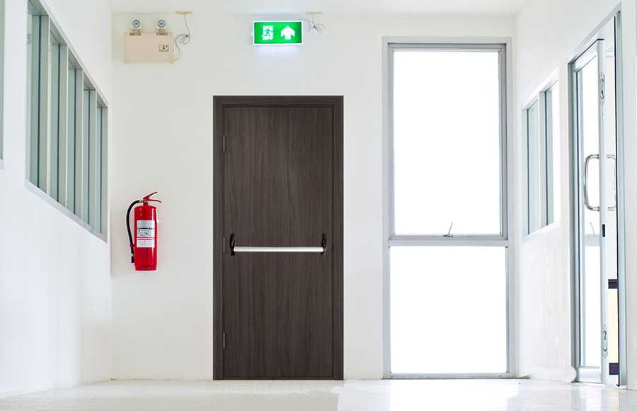Какие металлические двери лучше выбрать для квартиры - рейтинг производителей 2021