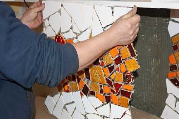 Как клеить мозаику – тонкости и способы укладки + выбор клея для мозаичной плитки