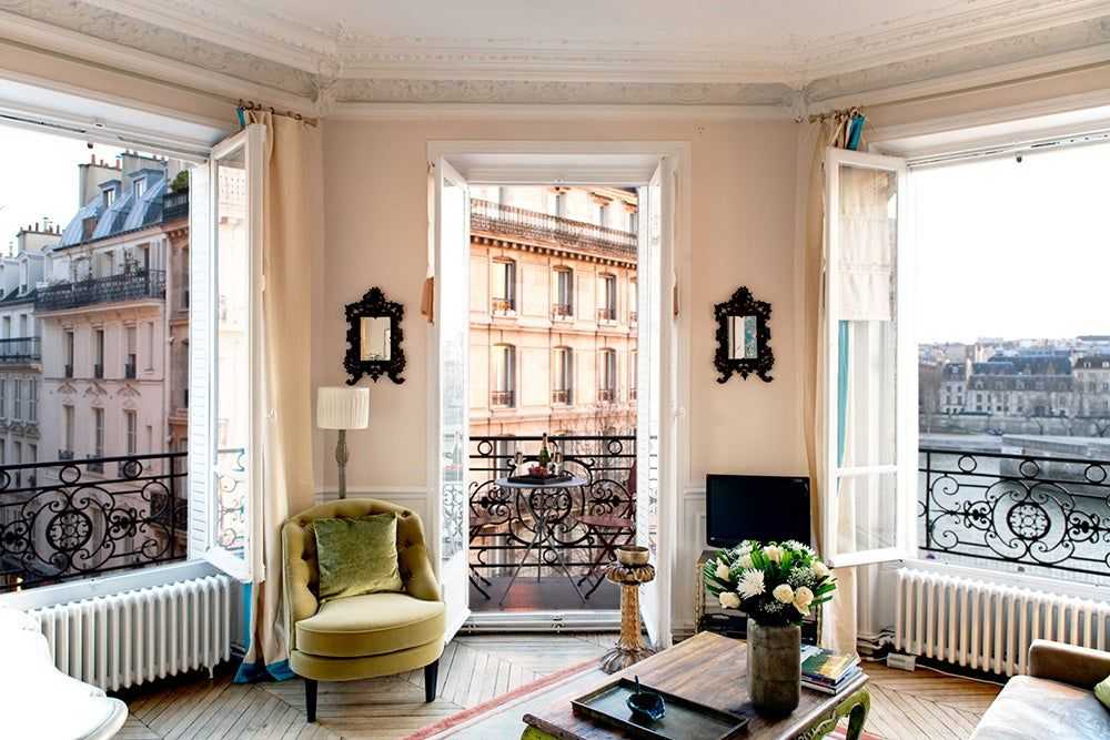 В гостях: квартира с элементами французской классики