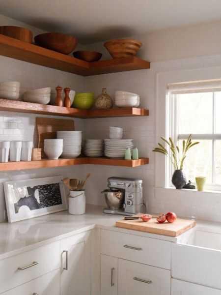 Полки навесные в интерьере кухни, оригинальные деревянные и металлические варианты, современные идеи оформления своими руками