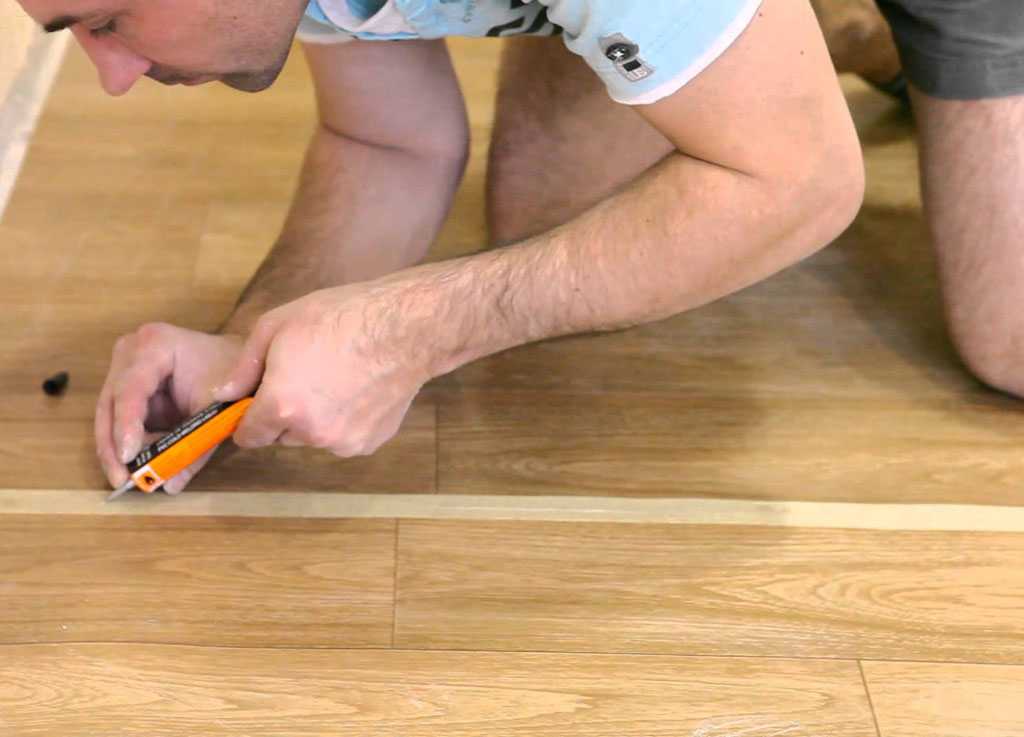 Стыковка плитки и ламината на полу — обзор способов соединения
