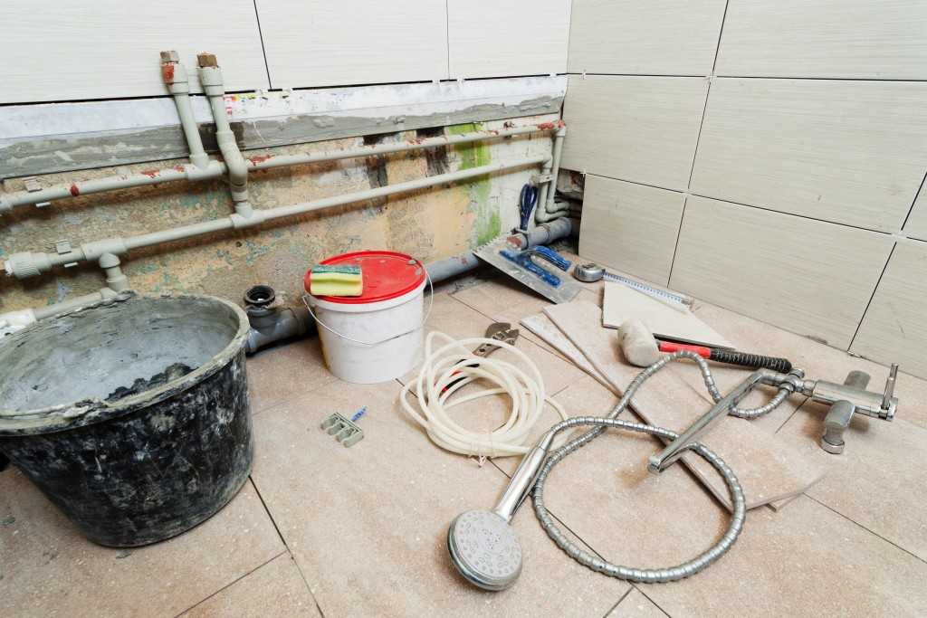 Советы по ремонту ванной комнаты своими руками, особенности ремонта ванной комнаты и туалета | houzz россия