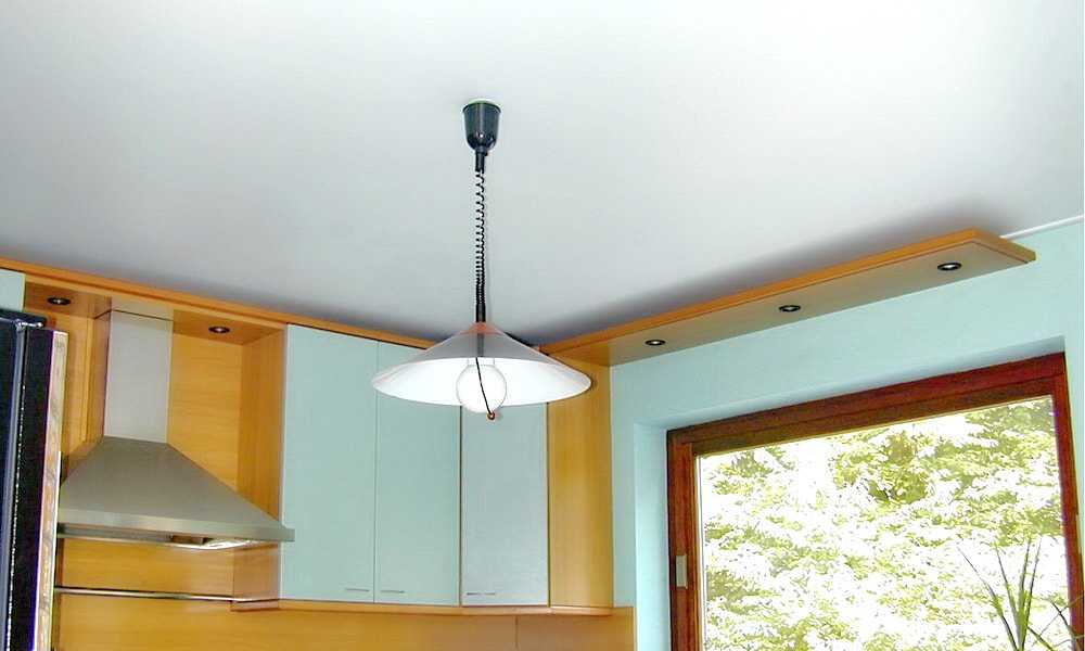Подвесной потолок на кухне: виды, достоинства, фото лучших идей