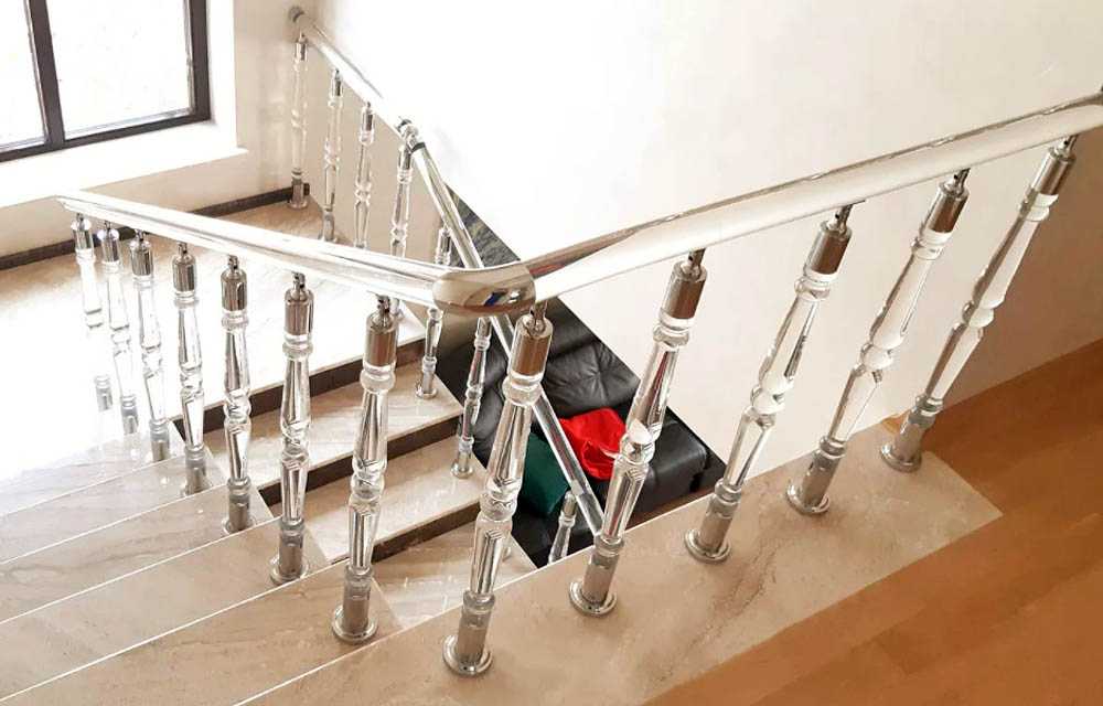 Как выбрать: красивое ограждение для лестницы в частном доме